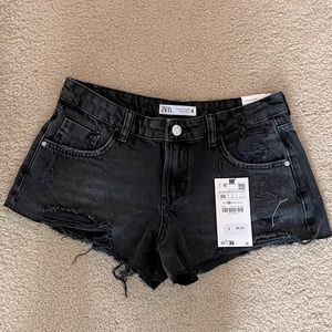 ZARA Low rise short (Black)